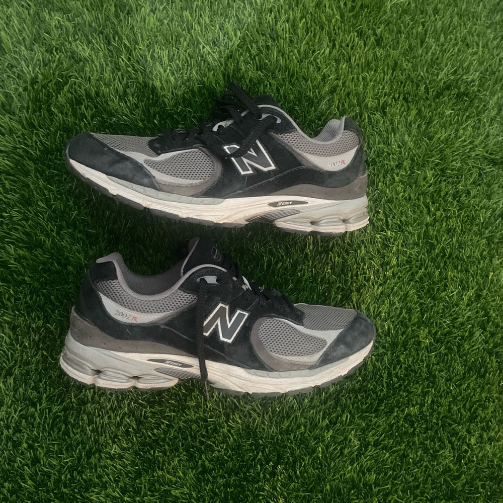 New Balance 2002r